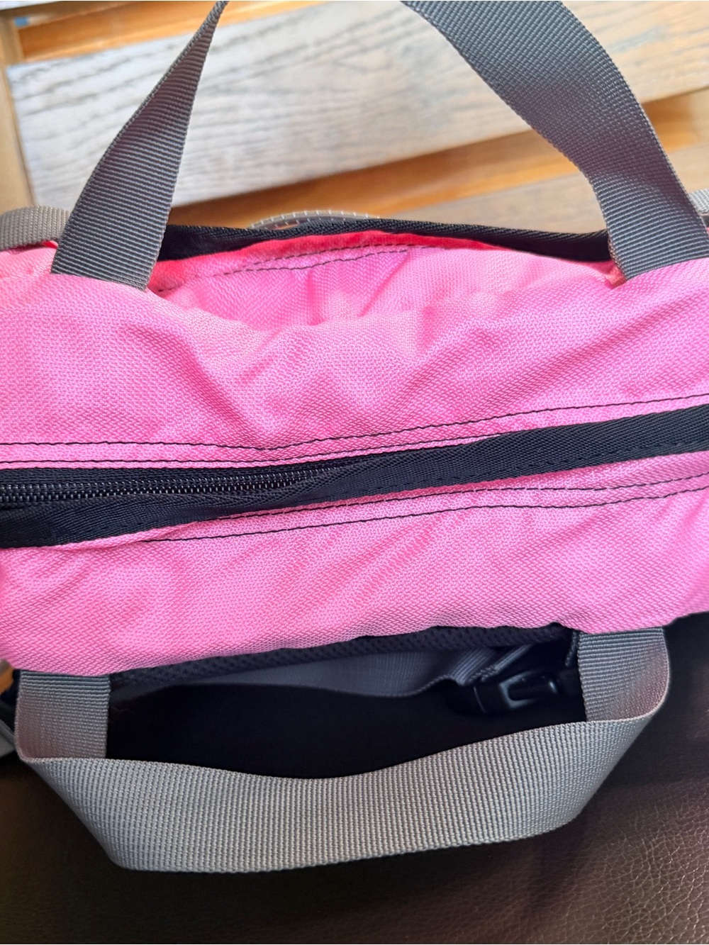 Mountainsmith Tour lumbar pack gray and pink day pack - Picture 8 of 10